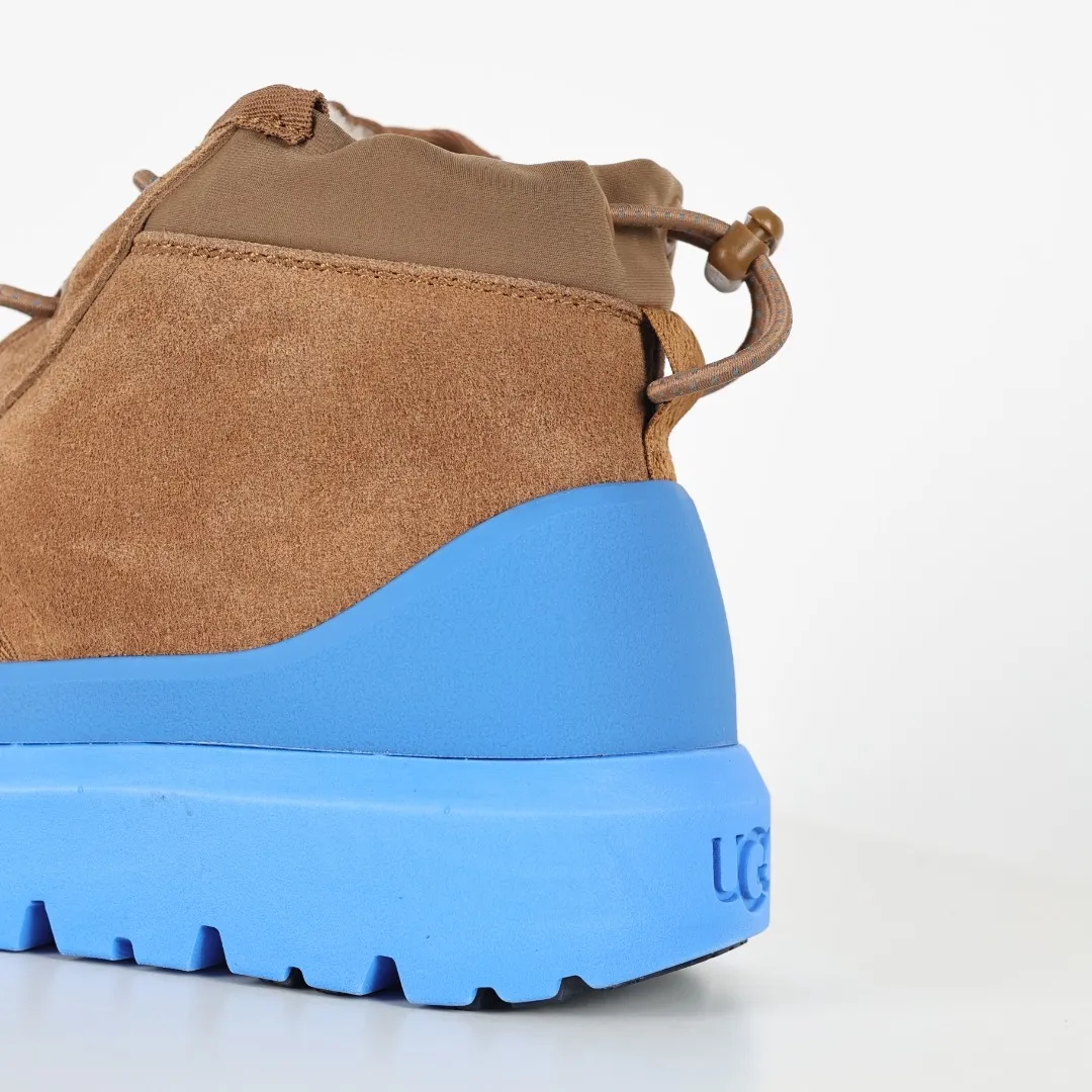 Pick up locally 💰660 Core recommendation Good price It is a very suitable choice for keeping warm in winter and at home. In the new year, uug launched a series of styles, which are partial to the preferences of young consumers and have also moved to the forefront of fashion trends. Shoe body material Water-repellent coated suede upper 17mm UGGPURE™ implantable wool insole Lightweight non-slip comfortable rubber outsole With brand LOGO trademark Comes with a full set of packaging Size: 35 36 37 38 39 40 41 42 43 44 45